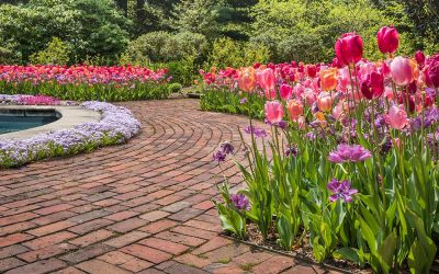 3 Easy DIY-Friendly Brick Projects For Your Spring Garden