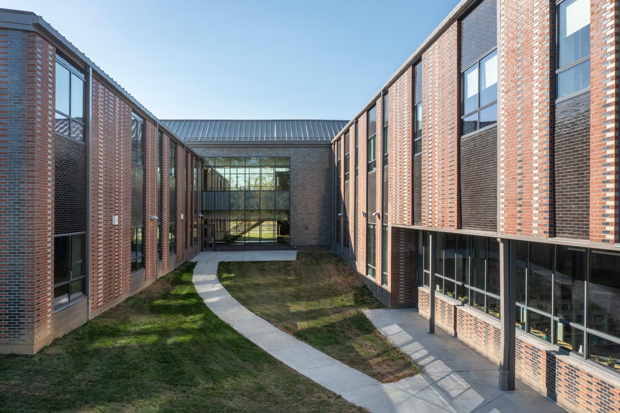 Exterior brick building in Echo Trail Middle School