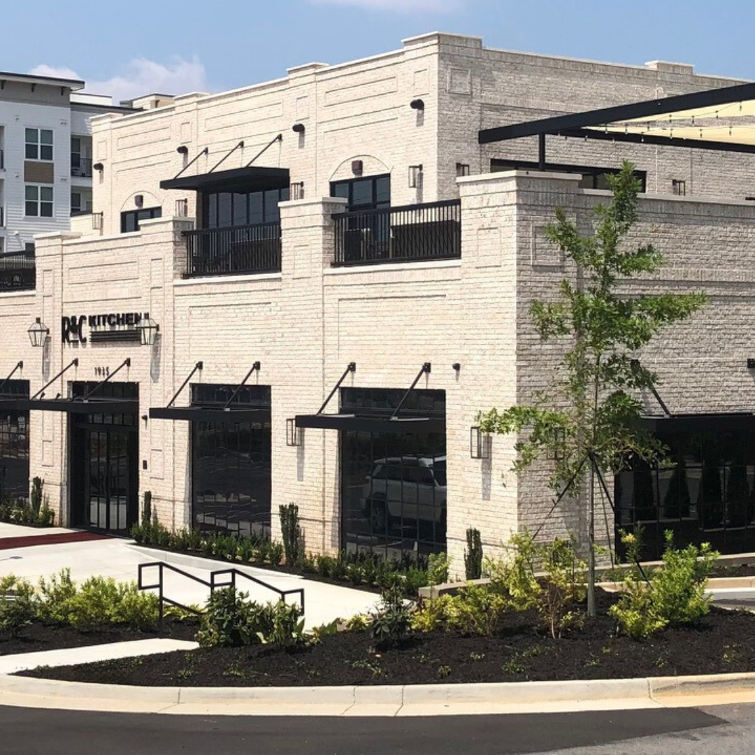 Exterior building of Rose and Crown in Atlanta