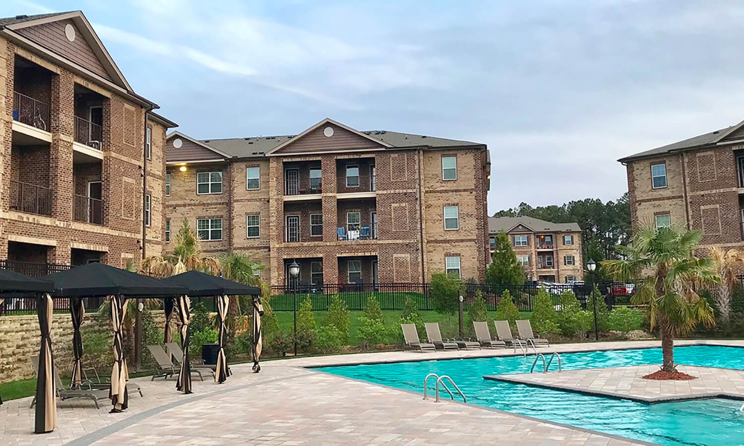multifamily-comm-southampton4 brick exterior